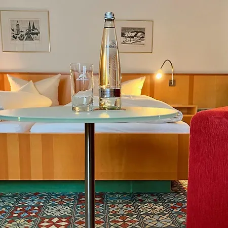 Hotel Muenchner Hof Und Blauer Turm 4*