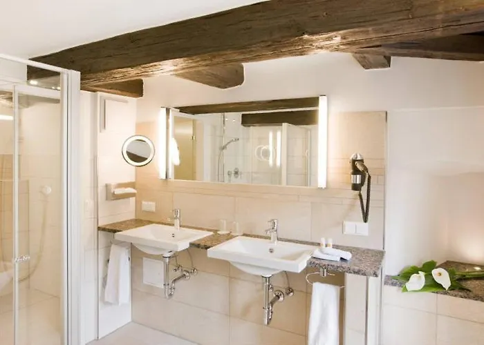 Muenchner Hof Und Blauer Turm Hotel 4*