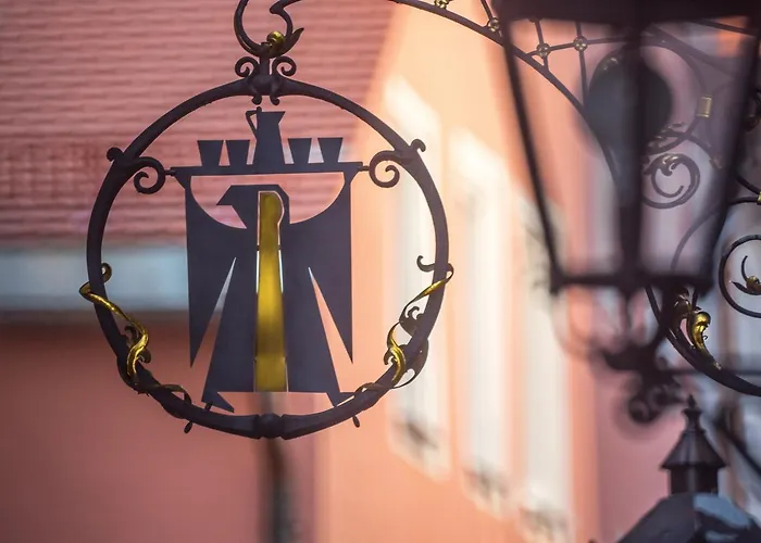 Muenchner Hof Und Blauer Turm