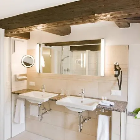 Muenchner Hof Und Blauer Turm Hotel 4*