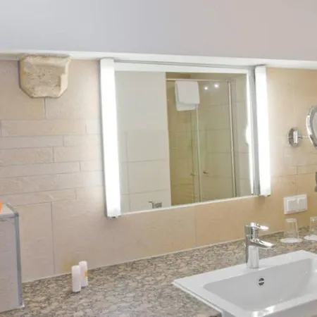 Muenchner Hof Und Blauer Turm Hotel 4*