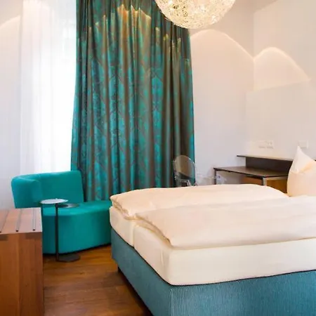 Hotel Muenchner Hof Und Blauer Turm 4*