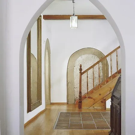 Muenchner Hof Und Blauer Turm