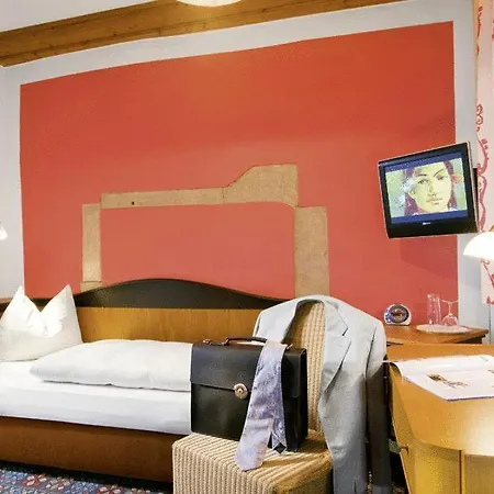 Muenchner Hof Und Blauer Turm Hotel 4*