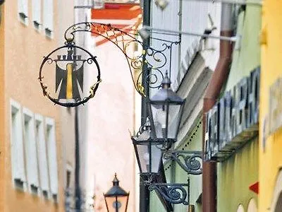 Muenchner Hof Und Blauer Turm Готель