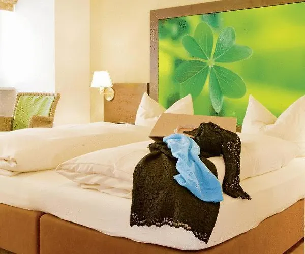 Готель Muenchner Hof Und Blauer Turm