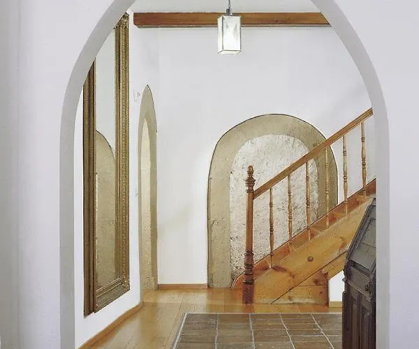 Muenchner Hof Und Blauer Turm