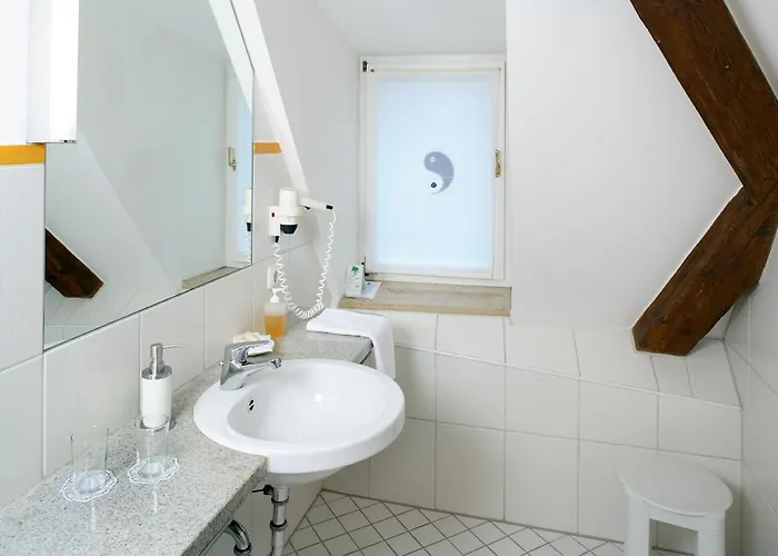 Готель Muenchner Hof Und Blauer Turm 4*