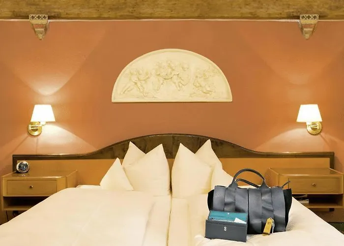 Готель Muenchner Hof Und Blauer Turm