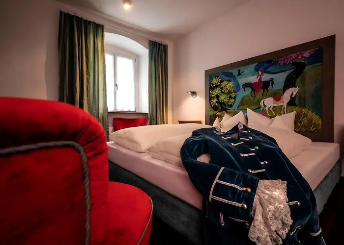 Muenchner Hof Und Blauer Turm 4*