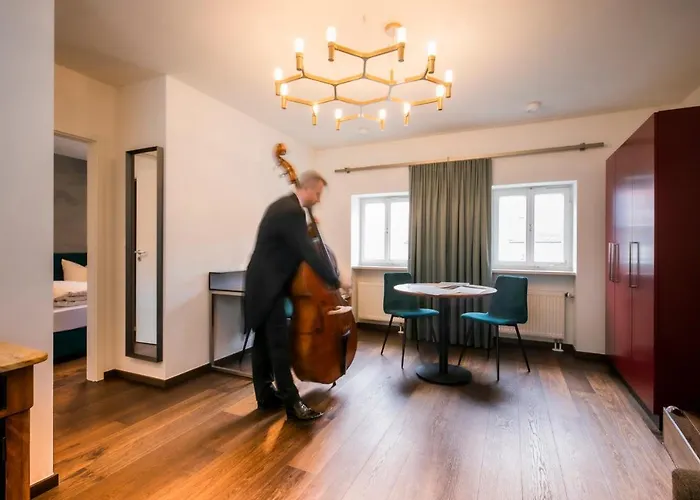 Готель Muenchner Hof Und Blauer Turm